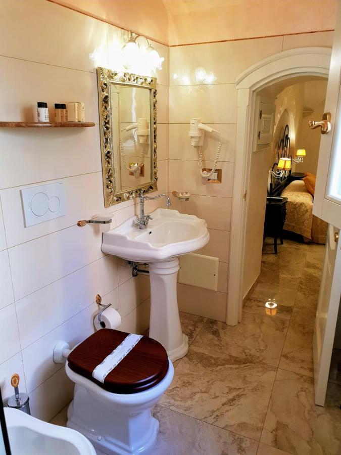 Bed and Breakfast Palazzo Castiglione Gallipoli Exterior foto